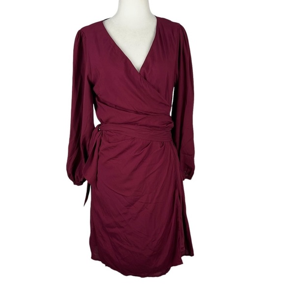 NEW WITH TAGS ENTRO LONG SLEEVED WRAP MINI DRESS - Picture 3 of 15